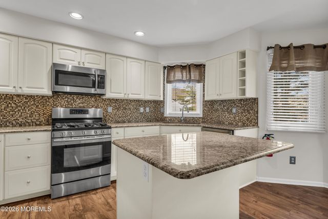 161 Impatiens Court, Toms River, NJ 08753