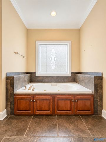 1905 Weatherly Circle, Decatur, AL 35603