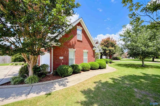 1905 Weatherly Circle, Decatur, AL 35603