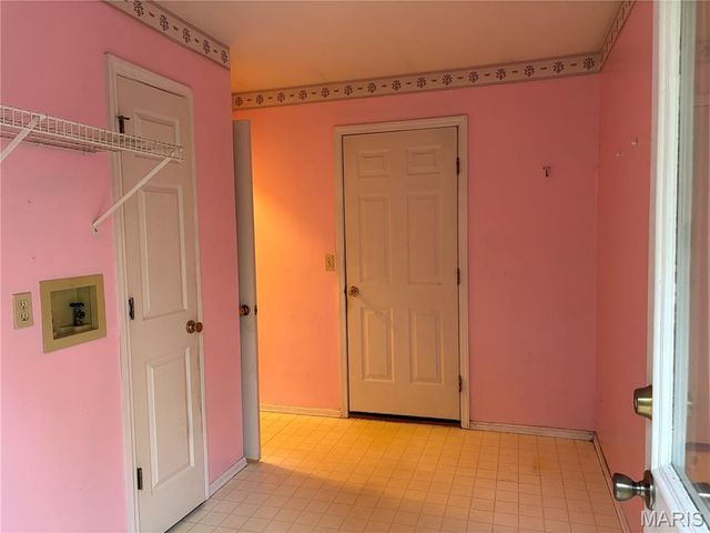 2433 Lavin Court, Florissant, MO 63033