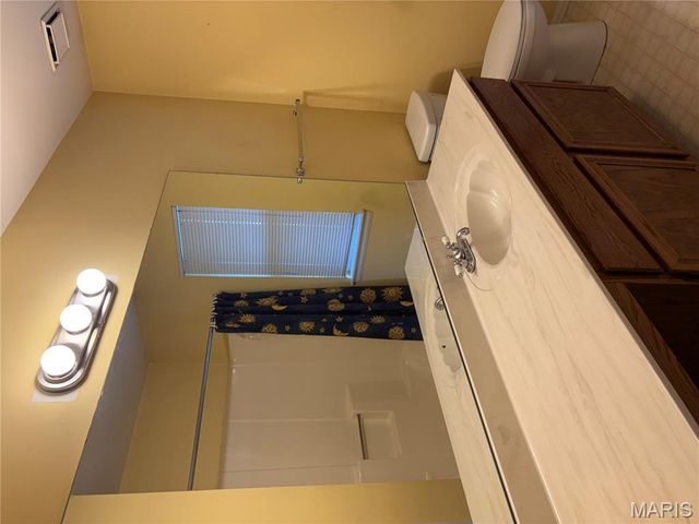 2433 Lavin Court, Florissant, MO 63033