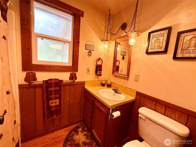 861 N Potlatch Drive, Hoodsport, WA 98548