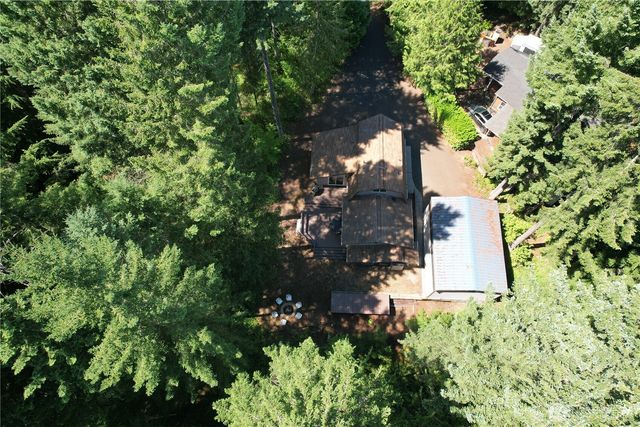 861 N Potlatch Drive, Hoodsport, WA 98548