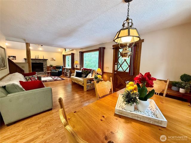 861 N Potlatch Drive, Hoodsport, WA 98548