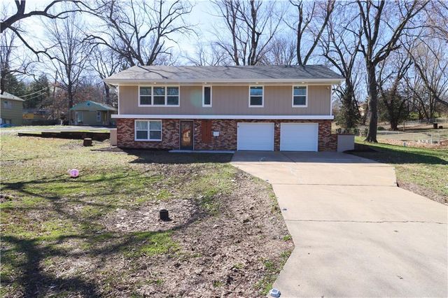 10115 E 31st Street, Independence, MO 64052