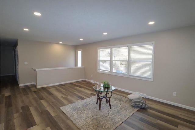 10115 E 31st Street, Independence, MO 64052