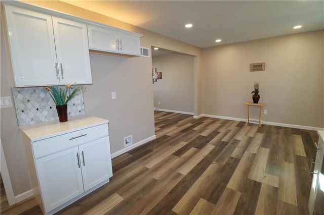 10115 E 31st Street, Independence, MO 64052