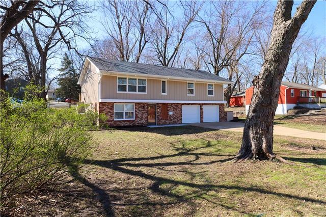 10115 E 31st Street, Independence, MO 64052