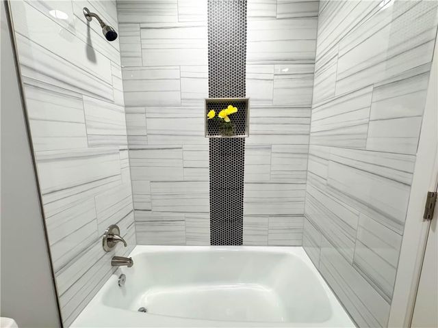 10115 E 31st Street, Independence, MO 64052