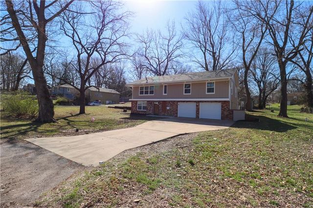 10115 E 31st Street, Independence, MO 64052