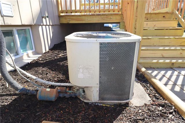 10115 E 31st Street, Independence, MO 64052