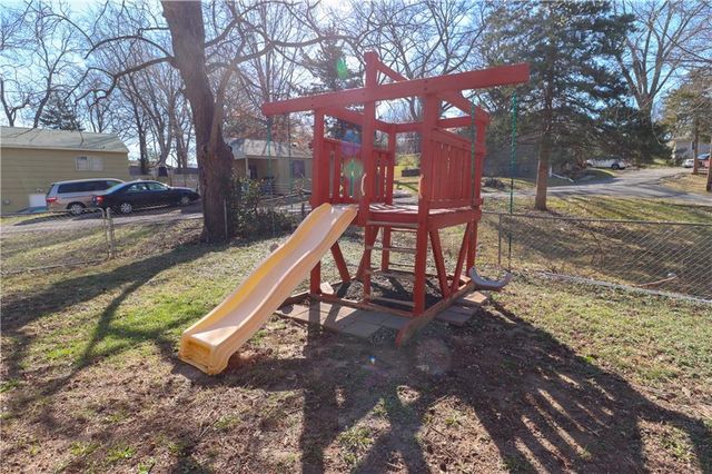 10115 E 31st Street, Independence, MO 64052