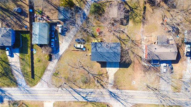 10115 E 31st Street, Independence, MO 64052