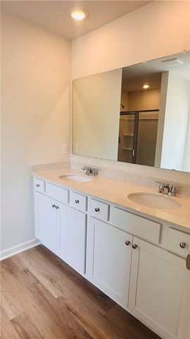 129 King Village, Braselton, GA 30517