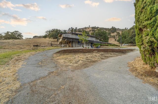 24501 Pueblo Court, Tehachapi, CA 93561
