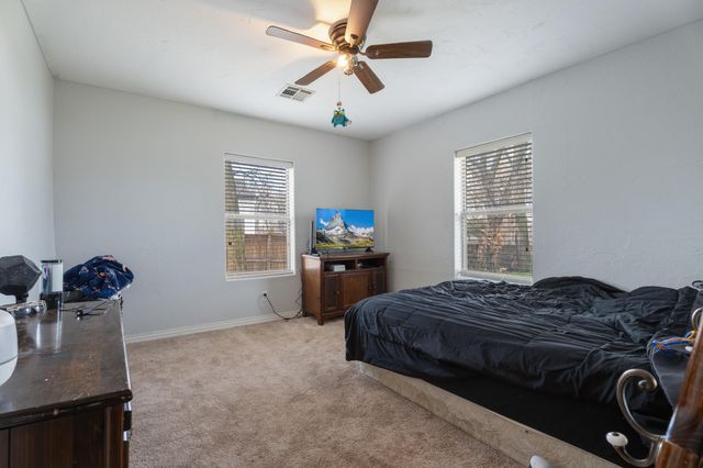 215 E 7th Street, Grove, OK 74344