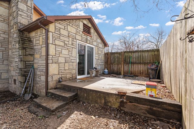 215 E 7th Street, Grove, OK 74344