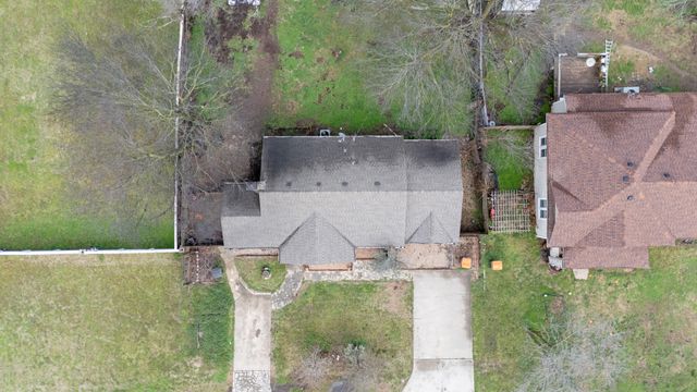 215 E 7th Street, Grove, OK 74344