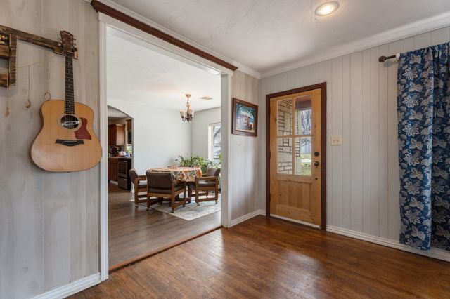 215 E 7th Street, Grove, OK 74344