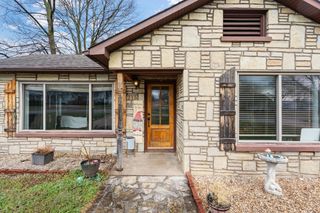 215 E 7th Street, Grove, OK 74344