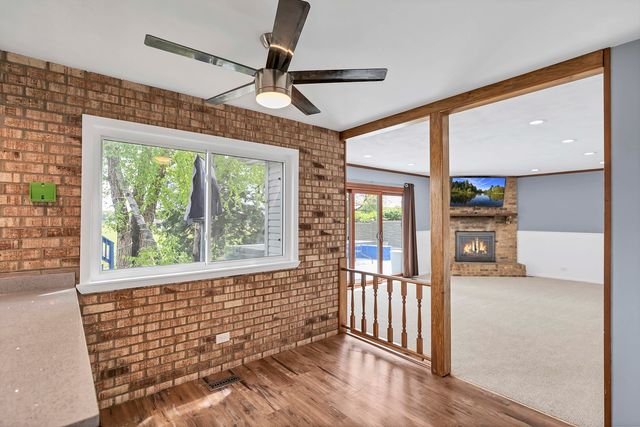 745 Quincy Drive, Roselle, IL 60172