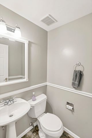 745 Quincy Drive, Roselle, IL 60172