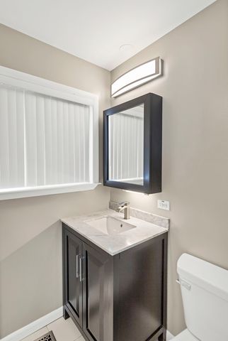 745 Quincy Drive, Roselle, IL 60172