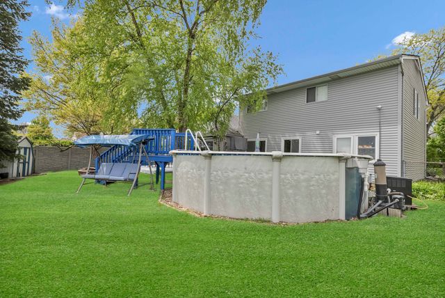 745 Quincy Drive, Roselle, IL 60172