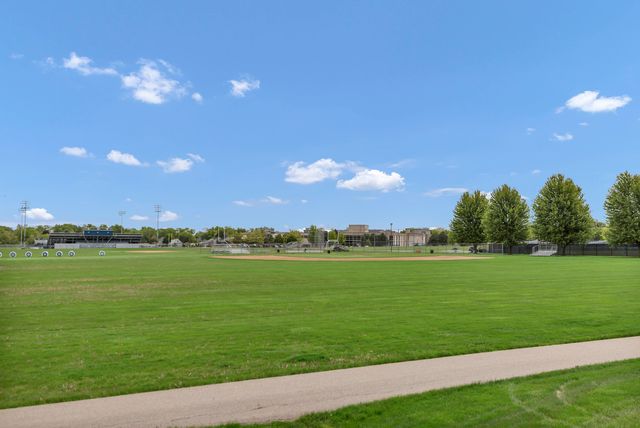 745 Quincy Drive, Roselle, IL 60172