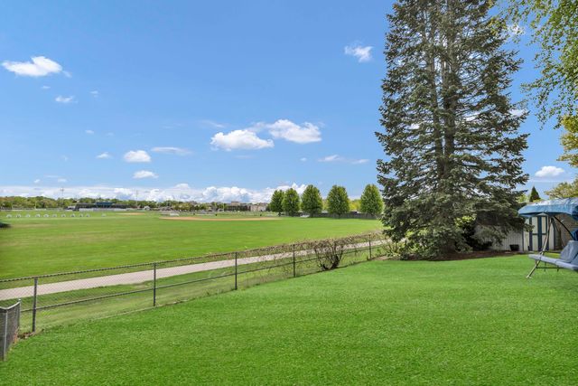 745 Quincy Drive, Roselle, IL 60172
