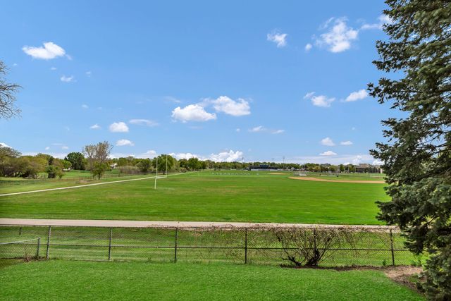 745 Quincy Drive, Roselle, IL 60172