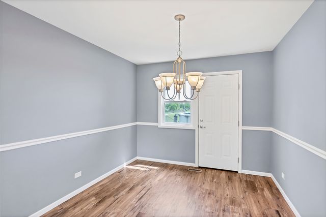 745 Quincy Drive, Roselle, IL 60172