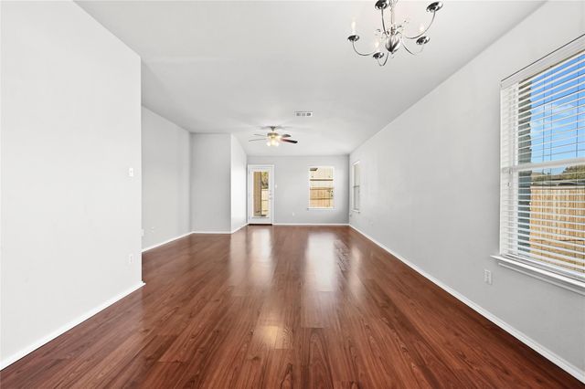 267 Waterloo DR, Kyle, TX 78640