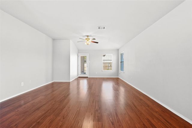 267 Waterloo DR, Kyle, TX 78640