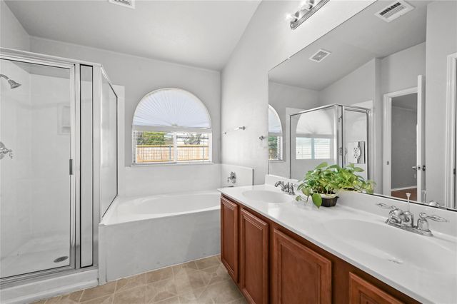 267 Waterloo DR, Kyle, TX 78640