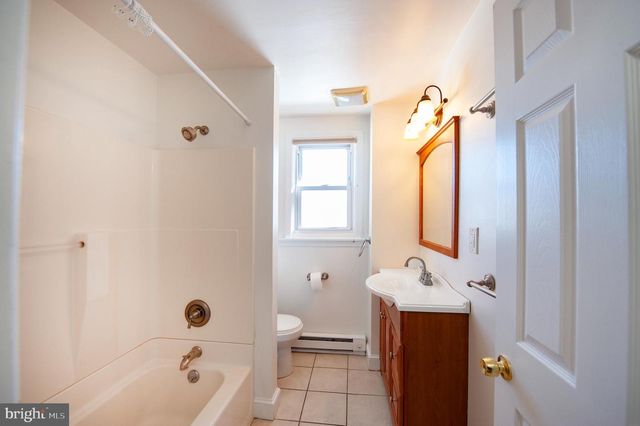 827 AUBREY AVE, Ardmore, PA 19003