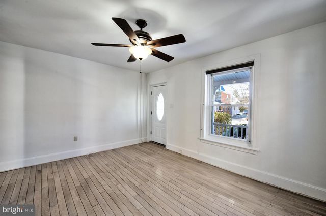 827 AUBREY AVE, Ardmore, PA 19003