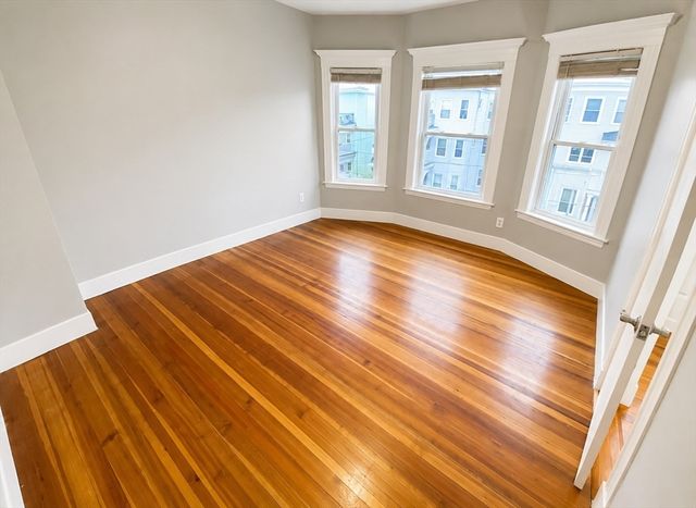 21 Dowse St 3, Everett, MA 02149