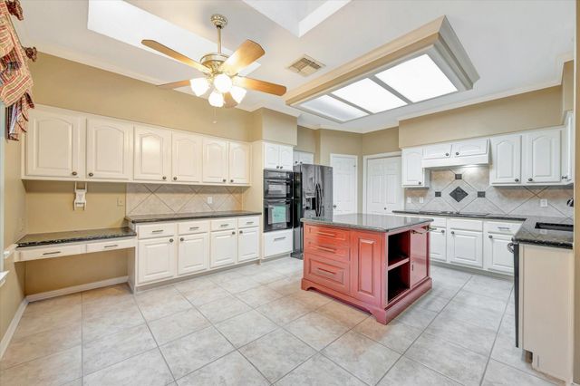 3910 Quiet Knoll Court, Pasadena, TX 77059