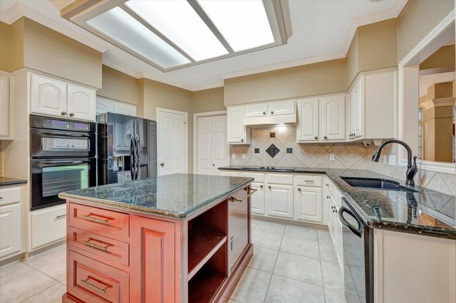 3910 Quiet Knoll Court, Pasadena, TX 77059