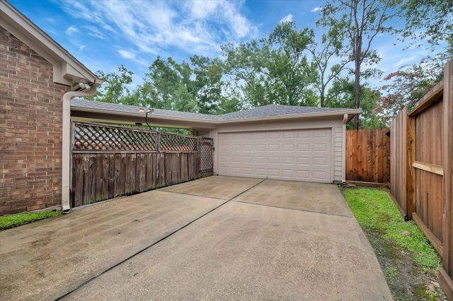 3910 Quiet Knoll Court, Pasadena, TX 77059