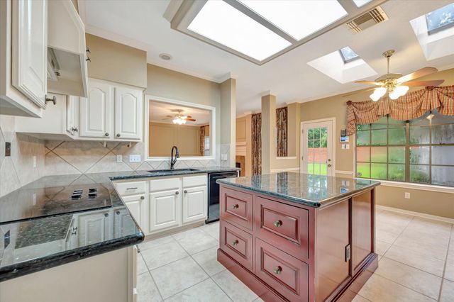 3910 Quiet Knoll Court, Pasadena, TX 77059