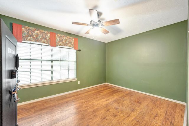 3910 Quiet Knoll Court, Pasadena, TX 77059