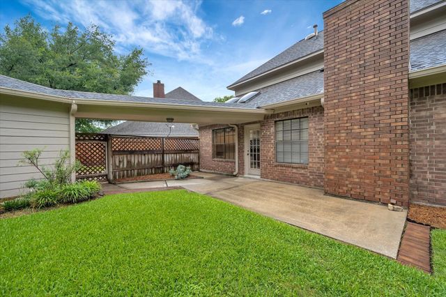 3910 Quiet Knoll Court, Pasadena, TX 77059