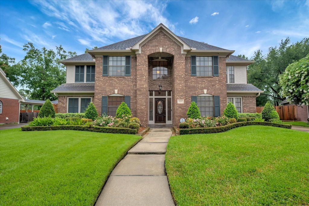 3910 Quiet Knoll Court, Pasadena, TX 77059