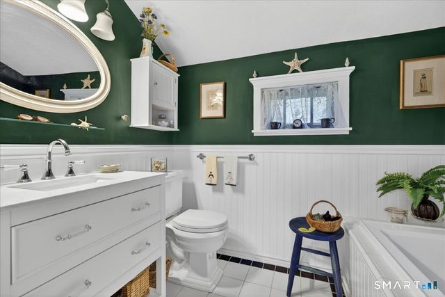 23 Harbour Village A, Branford, CT 06405