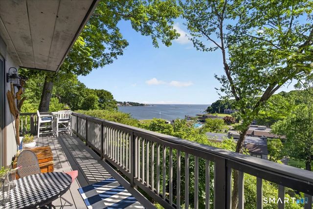 23 Harbour Village A, Branford, CT 06405