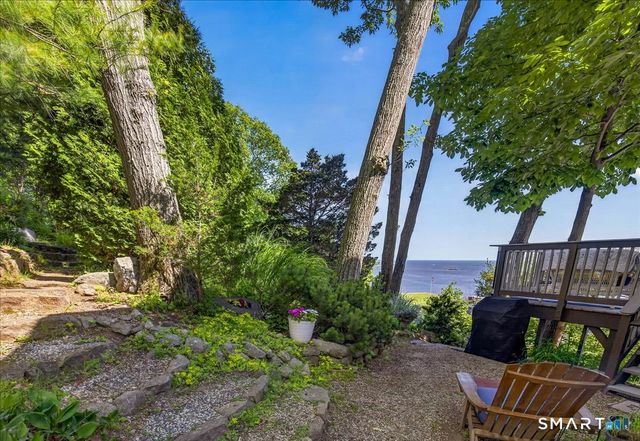 23 Harbour Village A, Branford, CT 06405