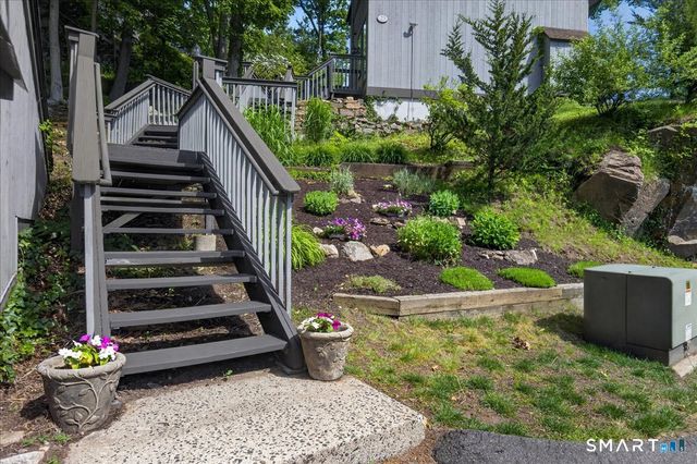 23 Harbour Village A, Branford, CT 06405