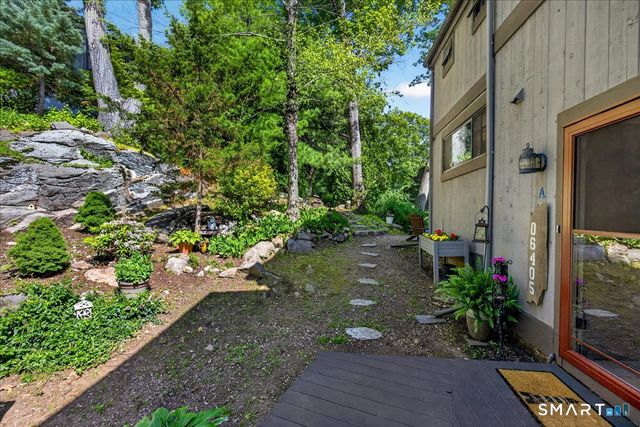 23 Harbour Village A, Branford, CT 06405